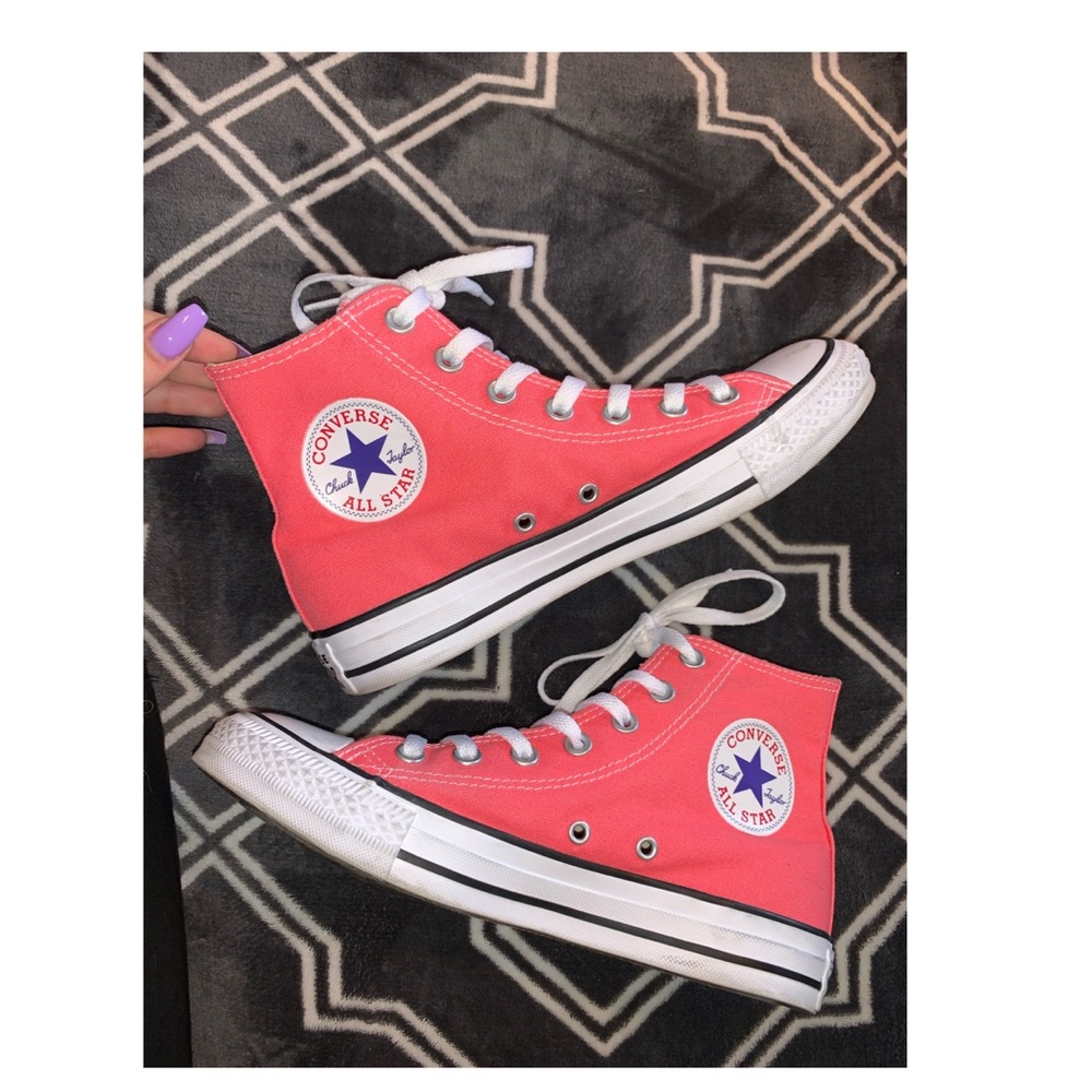 pink converse